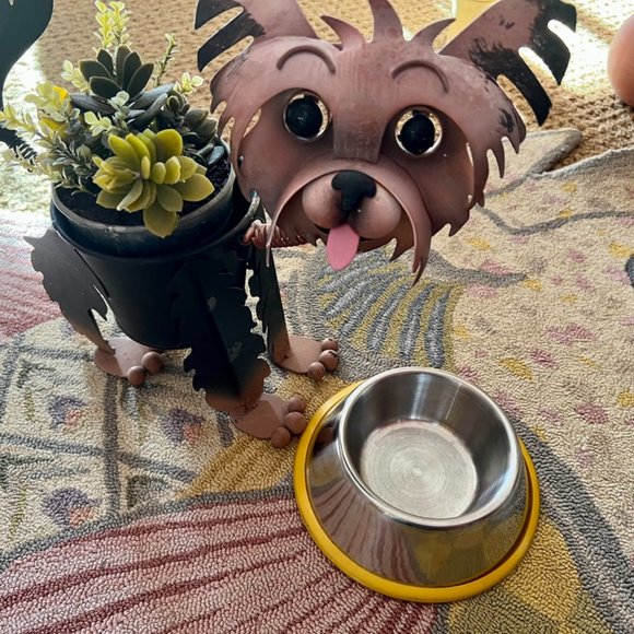 LAST CHANCE!  Dog/Cat/Pet Dish - Picture 1 of 5